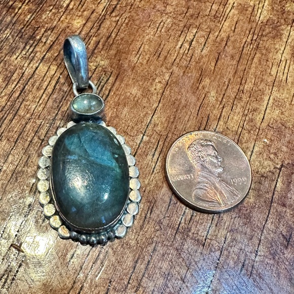 Vintage, Blue Flash, Solid Sterling Labradorite Pendant - Picture 3 of 4